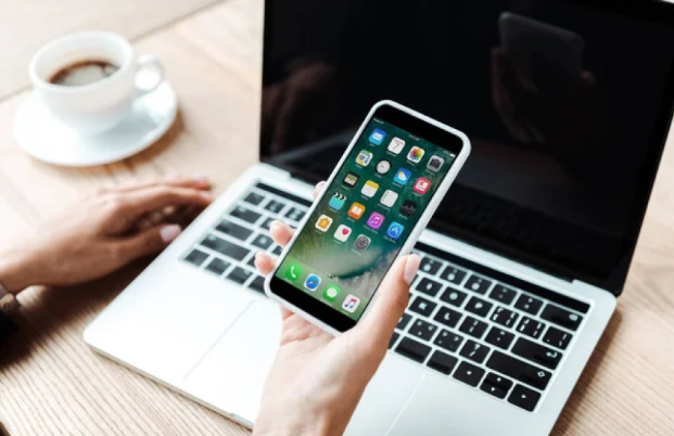 Cara Memindahkan File dari iPhone ke Laptop dengan Kabel Data di MacBook