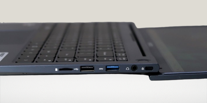 Review Axioo Hype-R 5 Flip OLED Baterai & Port