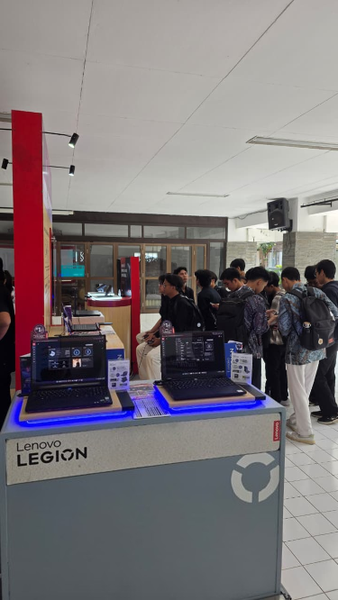 Kana Komputer: Lenovo Campus Roadshow di Universitas Gadjah Mada dan Memberikan Free Laptop Cleaning